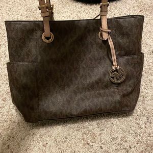 Selling this MK bag, Never used !